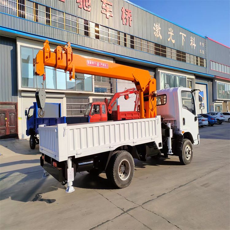 泽州县三轮随车吊定制 农用改装机自备吊中瑞长期出售